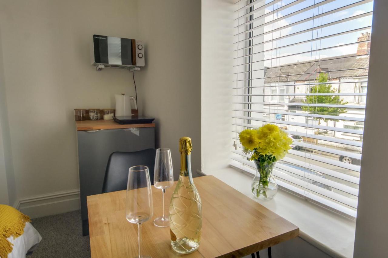 Bay City Studio Apartments By Staying-Away Cardiff Buitenkant foto